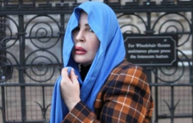 Съпругата на политик от Оман съди казино Риц след като губи 2 млн. британски лири на карти