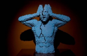 Изложба с невероятни скулптури от Lego блокчета
