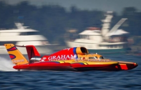 По-бързо от F1: Невероятно видео от борда на най-бързата моторница