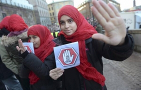 Протести в Швеция: Не пипайте моята джамия