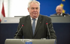 Президентът на Чехия се скара с американския посланик в Прага заради 9 май
