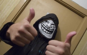 Как „трол фейс“ донесе на създателя си $100 000