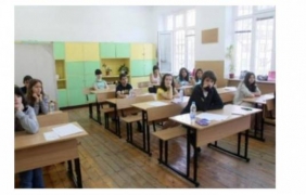 По двама учители в големите класове