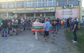 Пак напрежение в ”Орландовци” - полицията арестува 20 протестиращи срещу ромите