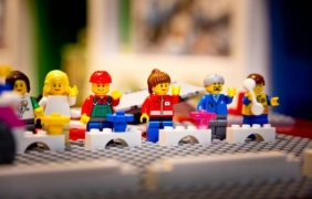 Кеймбридж въвежда обучение по...LEGO