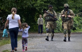 Кървавите сблъсъци в Западна Украйна илюстрират слабостта на правителството в Киев