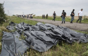 Роднини на пътник от малайзийския бойнг съдят лидер на сепаратистите в Украйна за 850 млн. долара