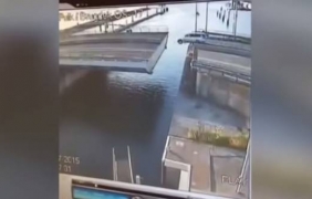 Холандец направи неуспешен опит за каскада от екшън филм [видео]
