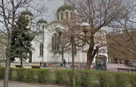 Куфар с дрехи и обувки вдигна столичната полиция на крак