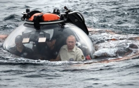 Вижте как Путин се спуска с батискаф в Черно море [видео]