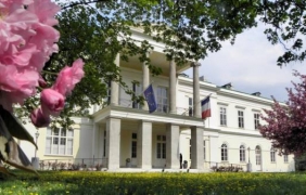 Франция продаде двореца на посолството си във Виена на Катар