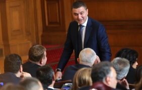 За месец се е стопил излишък от 1,5 млрд. лв