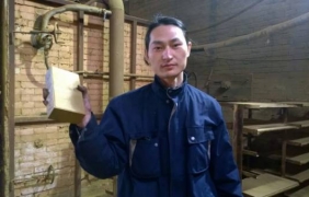 Китаец направи тухли от смога в Пекин
