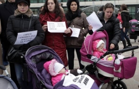 Основателни ли са исканията на родителите за по-високи майчински?