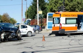 Тежък инцидент с линейка, превозваща новородено