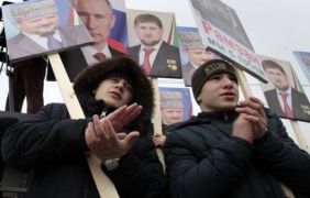 Близо милион чеченци се събраха в Грозни на митинг в подкрепа на Путин и Кадиров