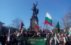 Карлово протестира заради промените в учебните програми [видео]