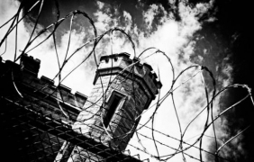 При проверка в мексикански затвор бяха намерени килии с луксозни вани, сауни и климатици