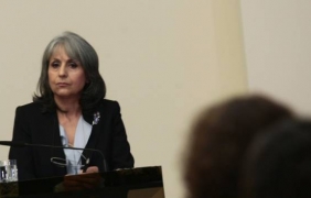 Попова към генерали: Небето ни може да бъде пазено от вас, а не от чужди хора