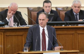 Кадиев преполовил доклада за КТБ, не видял име на политик