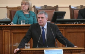 Калфин вижда в закона за равнопоставеност на половете основа за нова политика