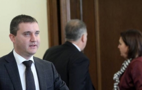 Собствениците на скъпи коли под лупата на МВР и НАП