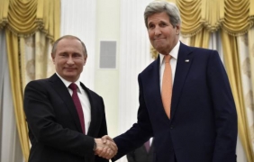 Путин за куфара на Кери: Бях разочарован, като видях, че сам си носите багажа
