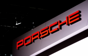 Данъчните подгониха Porsche