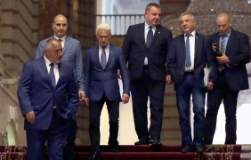 Нудистките лобисти ги е страх от изгаряне