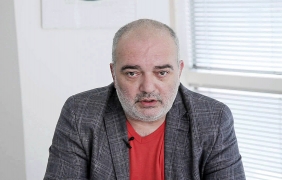 БСП остана в подножието на върха