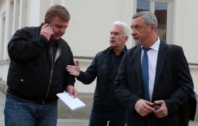 Коалицията на Патриотите в парламента остава