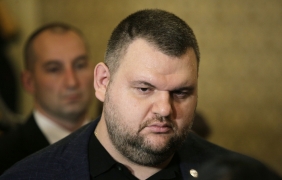 Пеевски се отказва от евродепутатското място