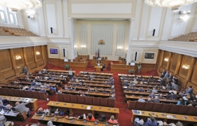По-малко и главно за чуждите