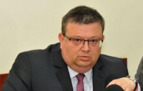 Николай Малинов е обвинен в шпионаж